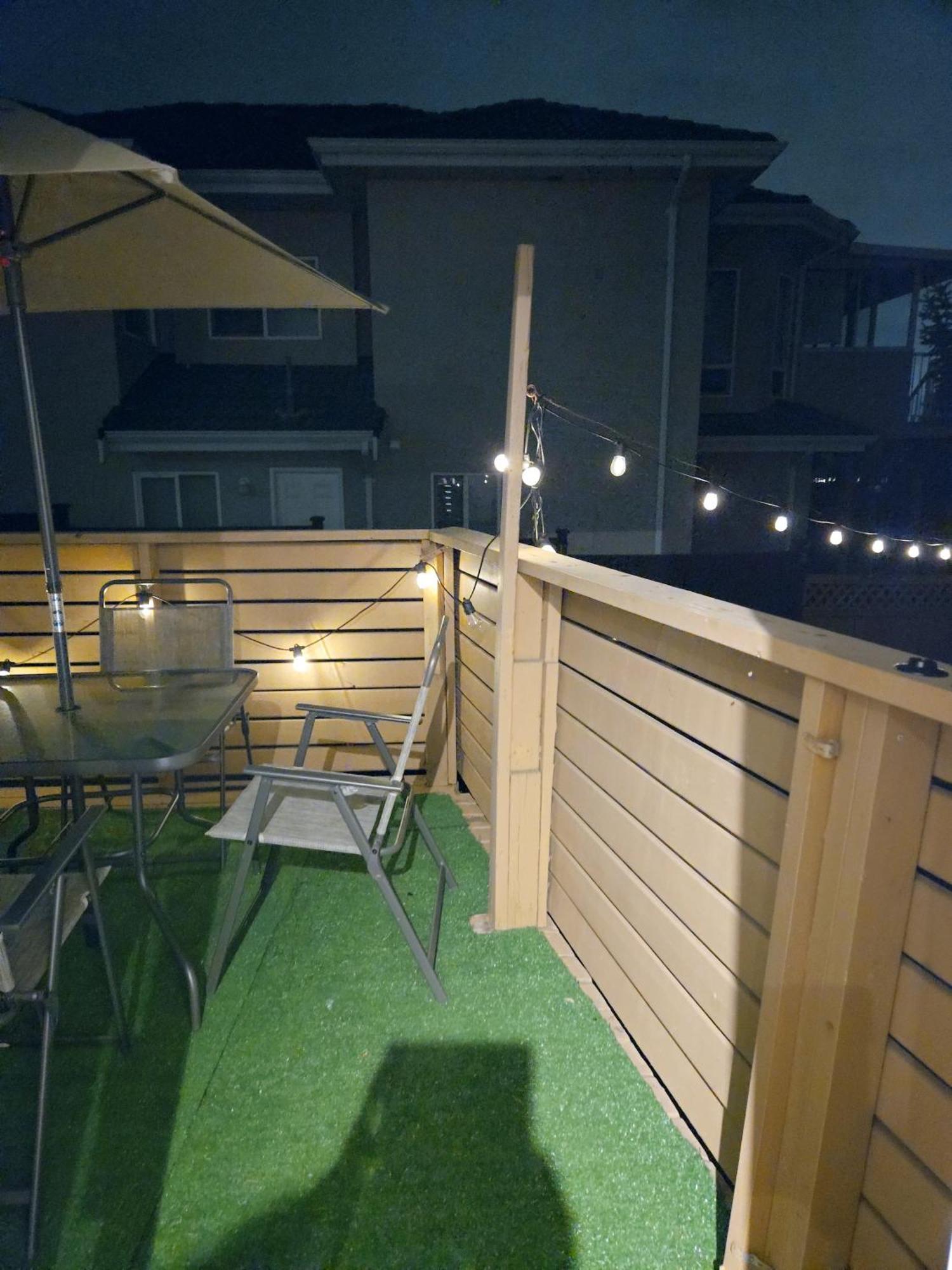 Charming Room With Attached Private Bath In The Heart Of Vancouver! Private Parking, Self Check-In & Just 4 Mins To Metrotown! Екстер'єр фото